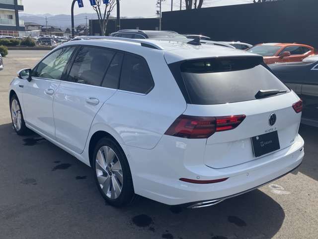 VOLKSWAGEN GOLF VARI 2024 Image 31