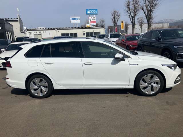 VOLKSWAGEN GOLF VARI 2024 Image 31