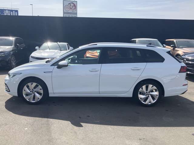 VOLKSWAGEN GOLF VARI 2024 Image 31