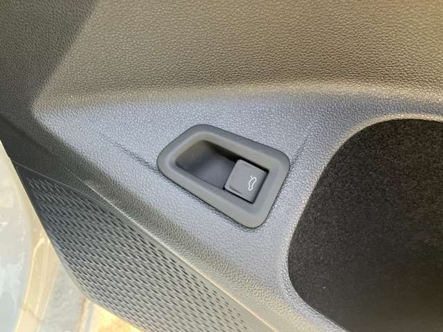 VOLKSWAGEN GOLF VARI 2024 Image 31