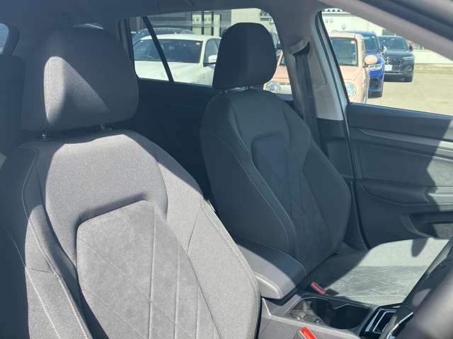 VOLKSWAGEN GOLF VARI 2024 Image 31