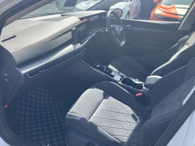 VOLKSWAGEN GOLF VARI 2024 Image 31