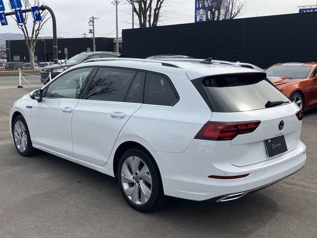 VOLKSWAGEN GOLF VARI 2023 Image 31