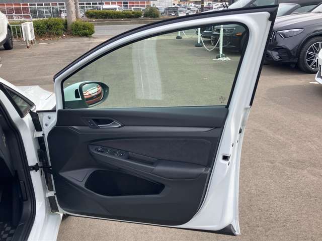 VOLKSWAGEN GOLF VARI 2023 Image 31