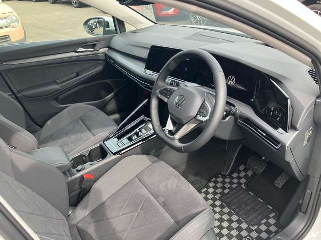 VOLKSWAGEN GOLF VARI 2023 Image 31