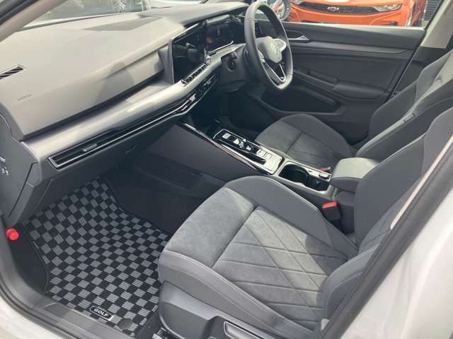 VOLKSWAGEN GOLF VARI 2023 Image 31