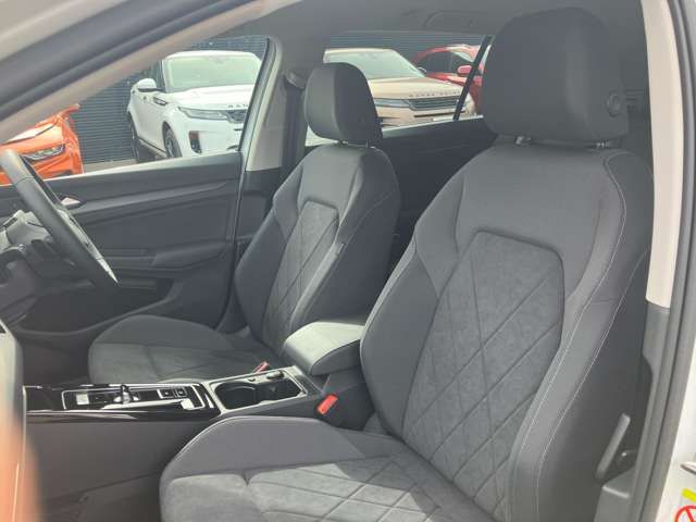 VOLKSWAGEN GOLF VARI 2023 Image 31