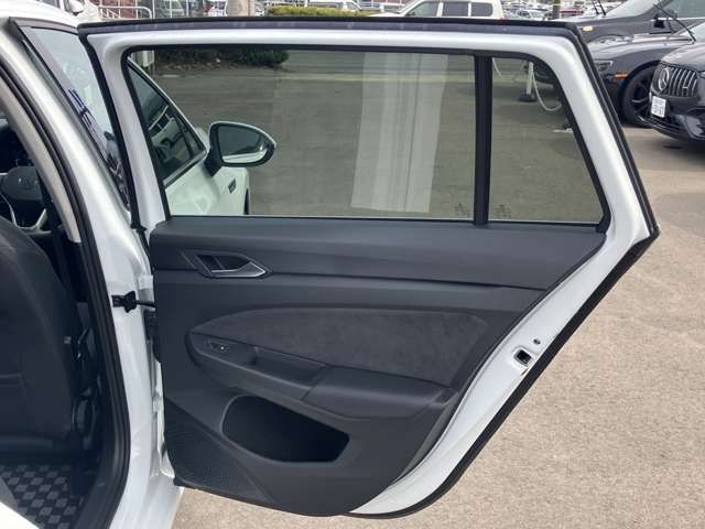 VOLKSWAGEN GOLF VARI 2023 Image 31