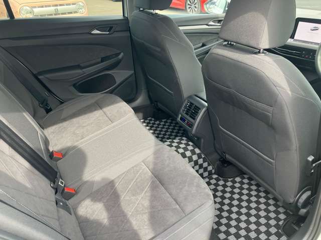 VOLKSWAGEN GOLF VARI 2023 Image 31