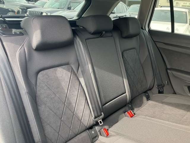 VOLKSWAGEN GOLF VARI 2023 Image 31