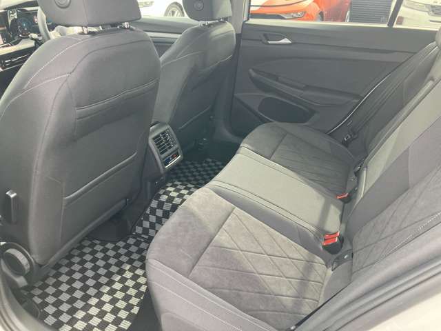 VOLKSWAGEN GOLF VARI 2023 Image 31