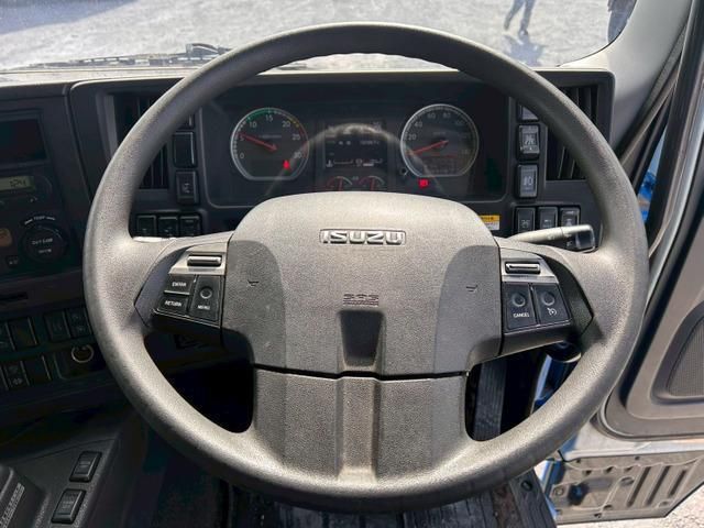 ISUZU GIGA 2017 Image 31