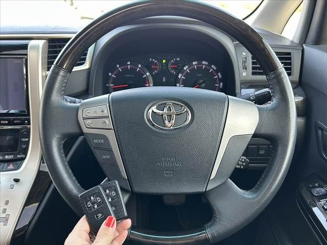 TOYOTA ALPHARD 2013 Image 31