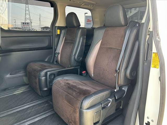 TOYOTA ALPHARD 2013 Image 31