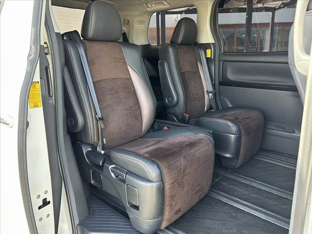 TOYOTA ALPHARD 2013 Image 31