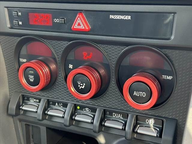 TOYOTA 86 2012 Image 31