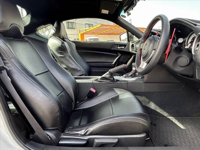 TOYOTA 86 2012 Image 31