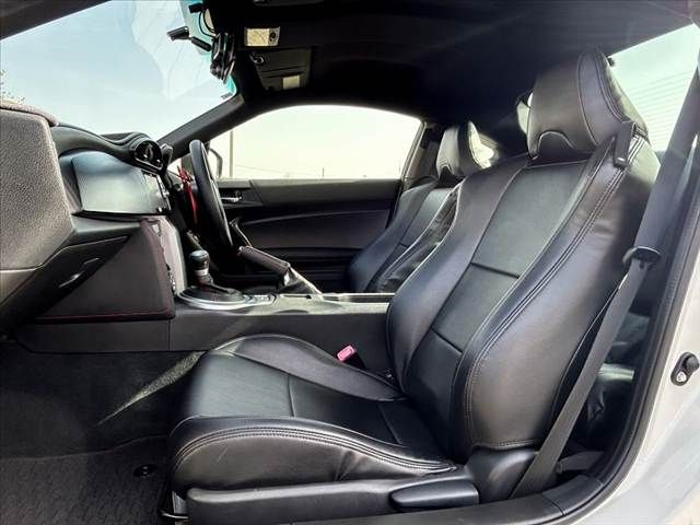 TOYOTA 86 2012 Image 31