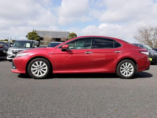 TOYOTA CAMRY HYBRID 2018 Image 31