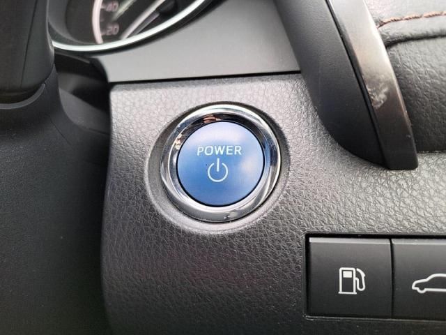 TOYOTA CAMRY HYBRID 2018 Image 31