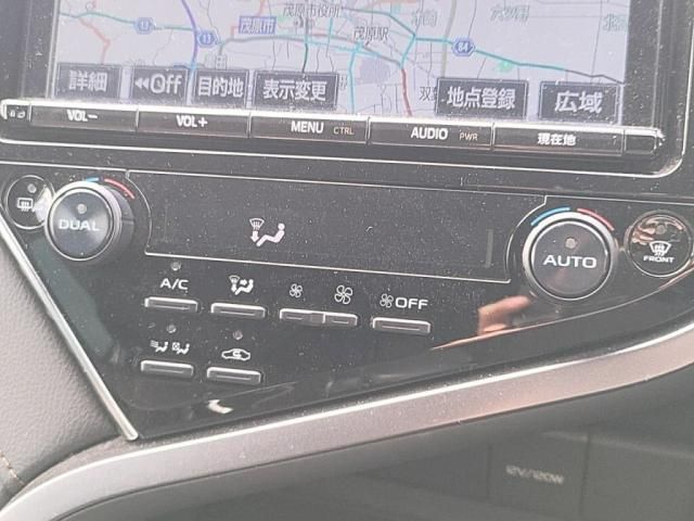 TOYOTA CAMRY HYBRID 2018 Image 31