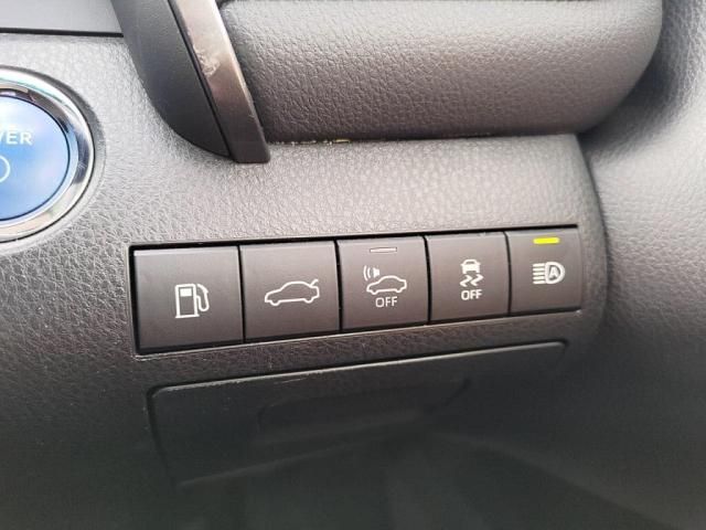 TOYOTA CAMRY HYBRID 2018 Image 31