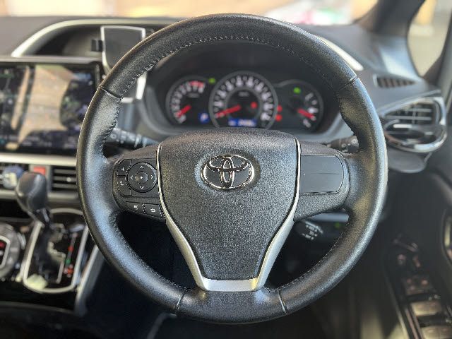 TOYOTA VOXY 4WD 2020 Image 31