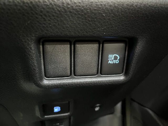 TOYOTA C-HR 2020 Image 31