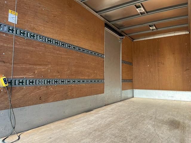 MITSUBISHI CANTER 2019 Image 31