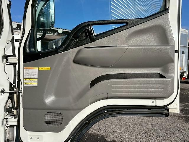 MITSUBISHI CANTER 2019 Image 31