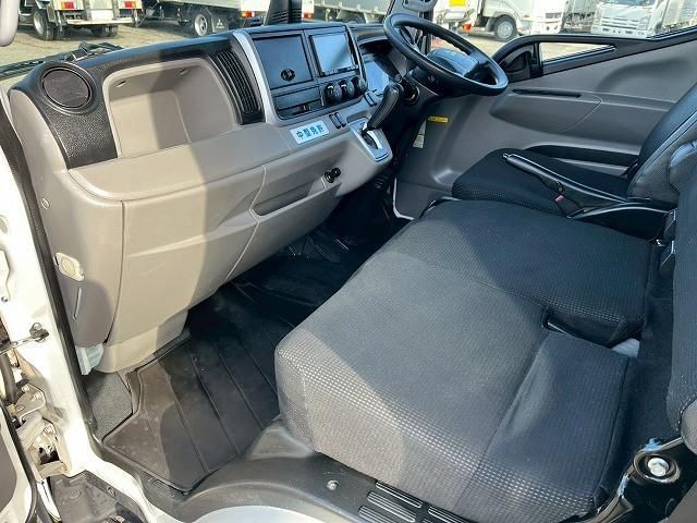 MITSUBISHI CANTER 2019 Image 31