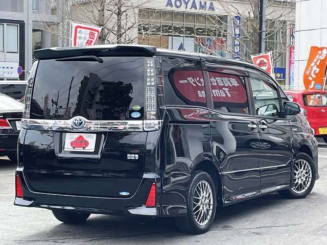 TOYOTA VOXY HYBRID 2017 Image 31