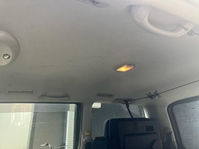 TOYOTA VOXY 2007 Image 31