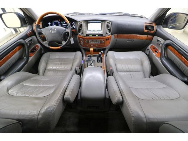 LEXUS LX470 2011 Image 31