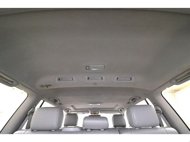 LEXUS LX470 2011 Image 31