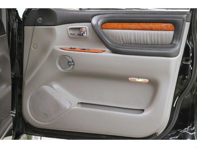 LEXUS LX470 2011 Image 31