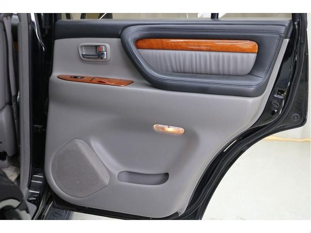 LEXUS LX470 2011 Image 31