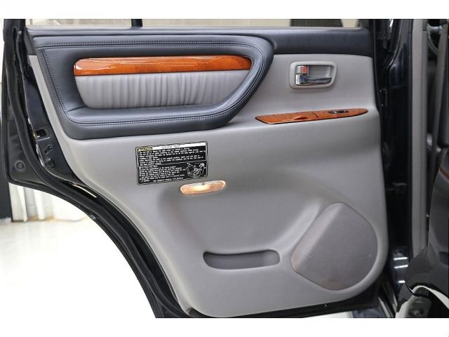 LEXUS LX470 2011 Image 31