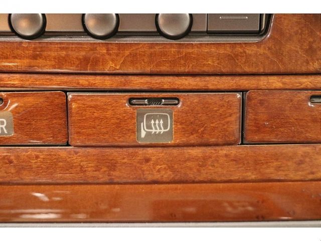 LEXUS LX470 2011 Image 31