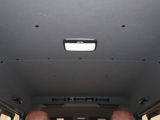 TOYOTA REGIUSACE VAN 4WD 2019 Image 31