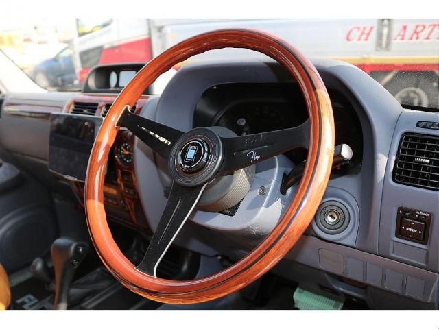 TOYOTA LANDCRUISER PRADO 2000 Image 31