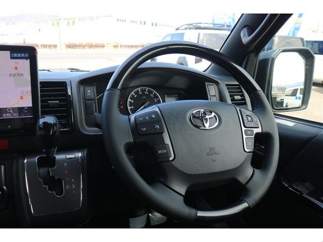 TOYOTA HIACE VAN 4WD 2026 Image 31