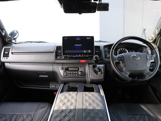 TOYOTA HIACE VAN 2WD 2022 Image 31