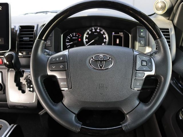 TOYOTA HIACE VAN 2WD 2022 Image 31