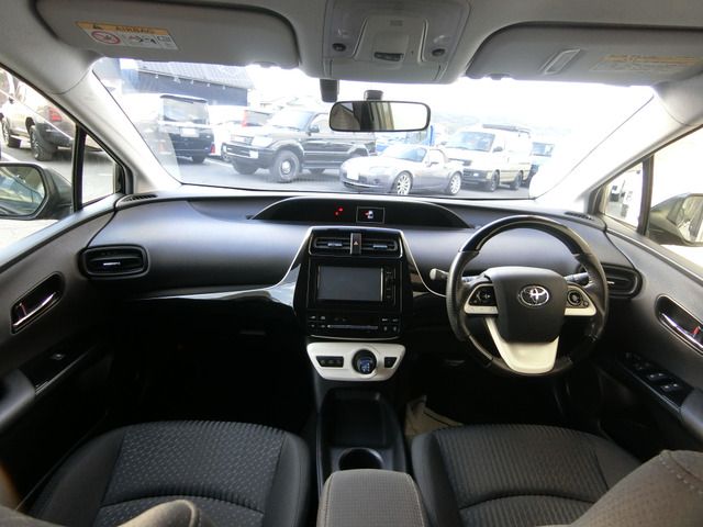 TOYOTA PRIUS 2016 Image 31