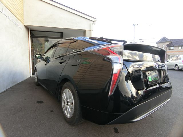TOYOTA PRIUS 2016 Image 31