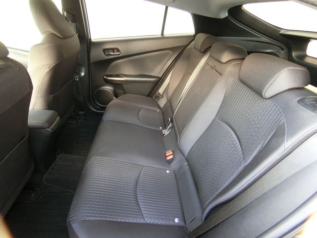TOYOTA PRIUS 2016 Image 31