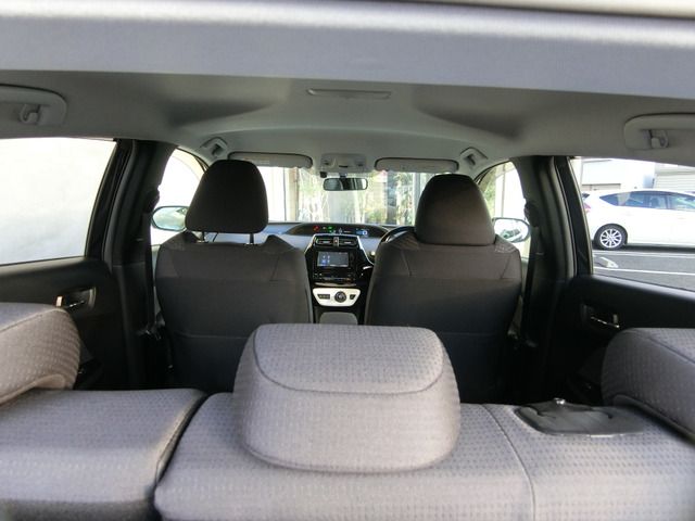 TOYOTA PRIUS 2016 Image 31