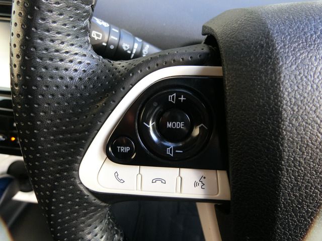 TOYOTA PRIUS 2016 Image 31