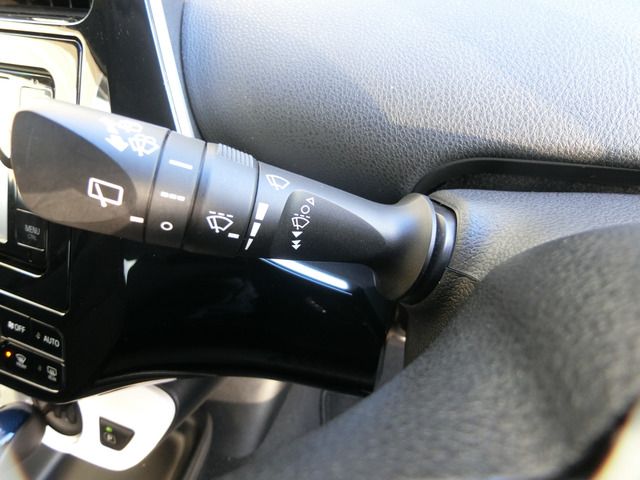 TOYOTA PRIUS 2016 Image 31